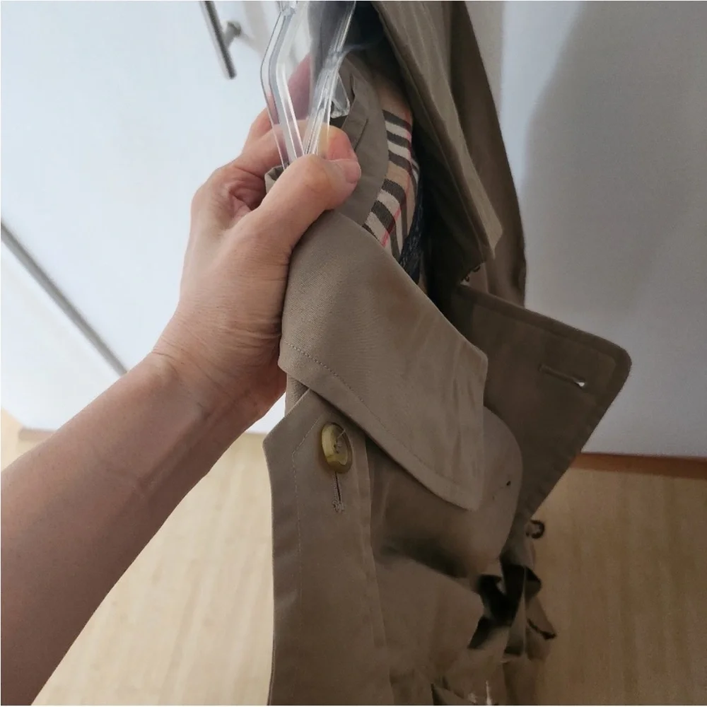Burberry Beige Trench Coat with Signature Check Lining - Picture 5 of 16